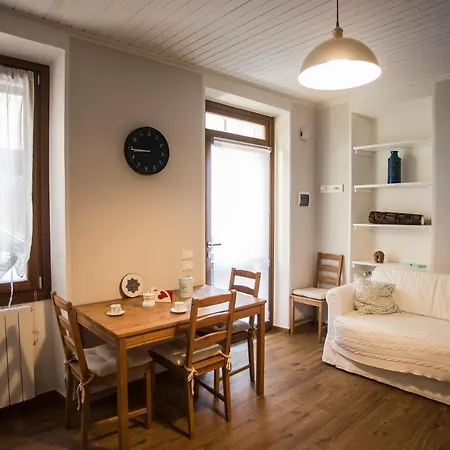 Daire Morgnaga Lovely Flat Gardone Riviera